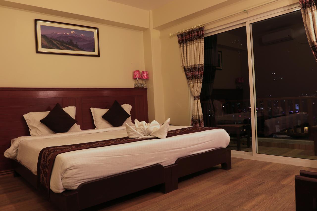 Hotel The Coast Pokhara Exterior foto