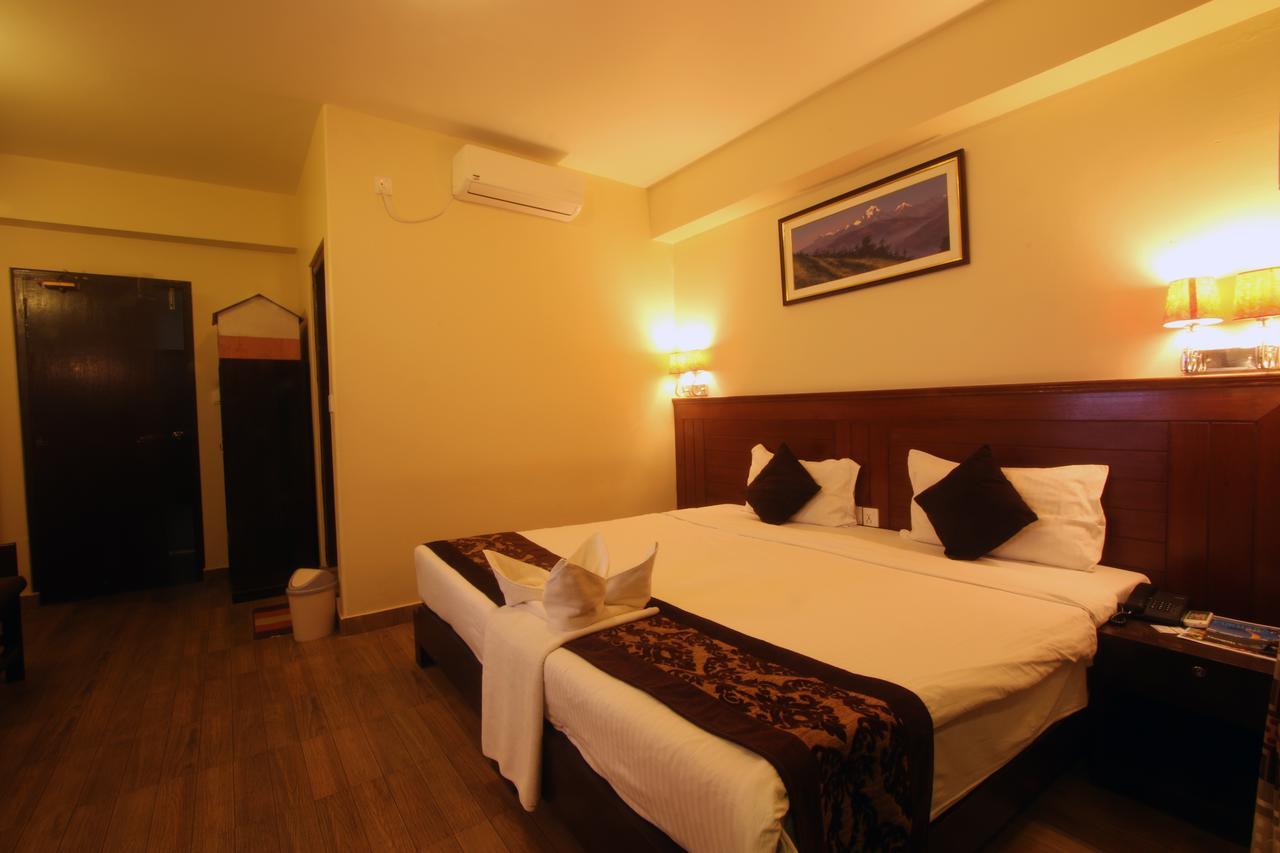 Hotel The Coast Pokhara Exterior foto