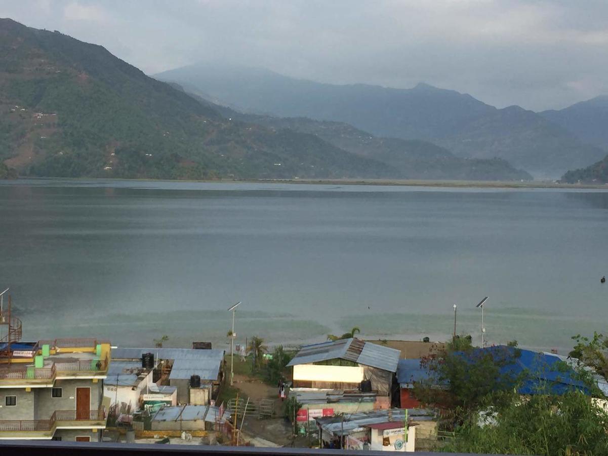 Hotel The Coast Pokhara Exterior foto
