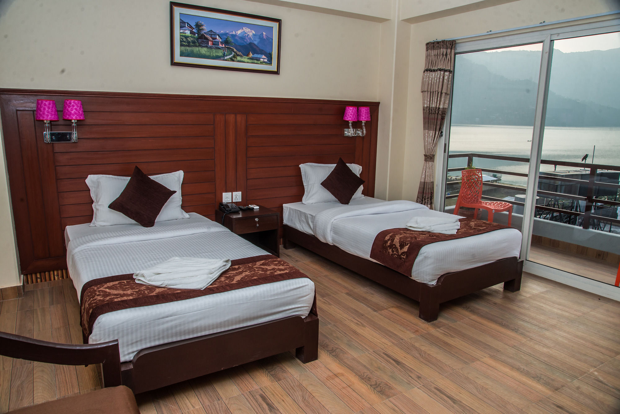 Hotel The Coast Pokhara Exterior foto